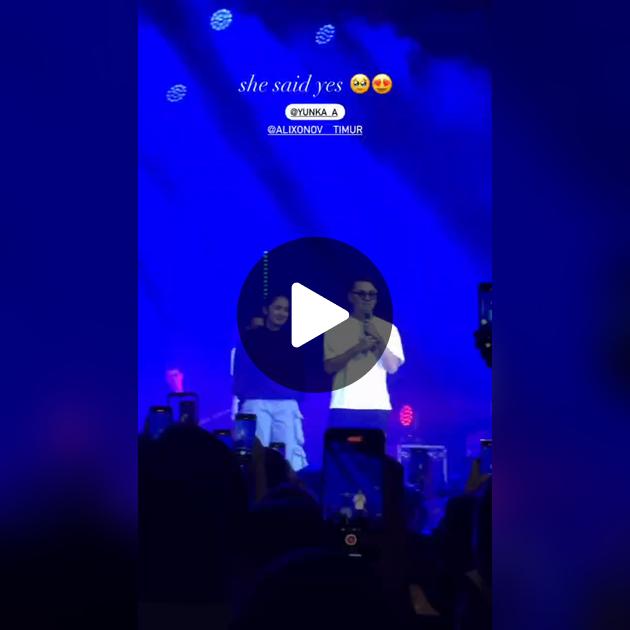 külotsiz xola 18 Yalangoch, juda sochli ayol