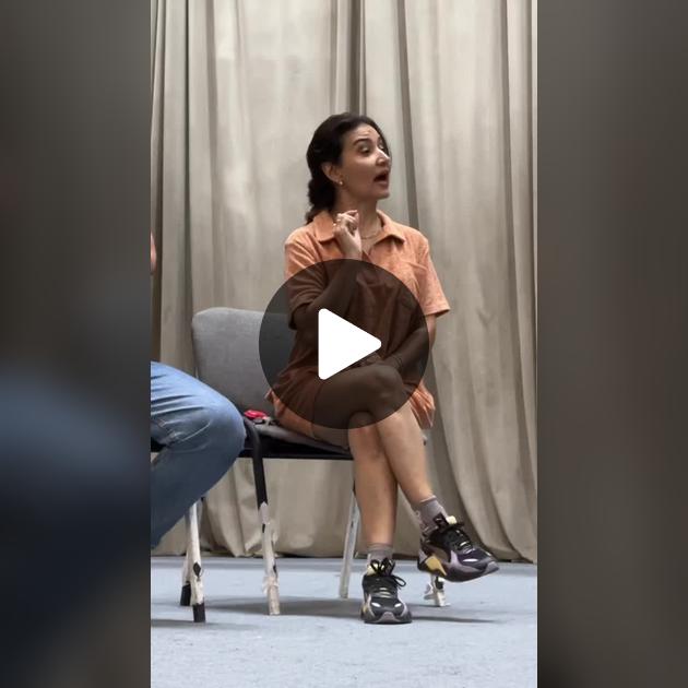 Mariya Zarringning yalangoch kokraklari Mariya Zarringning yalangoch kokraklari