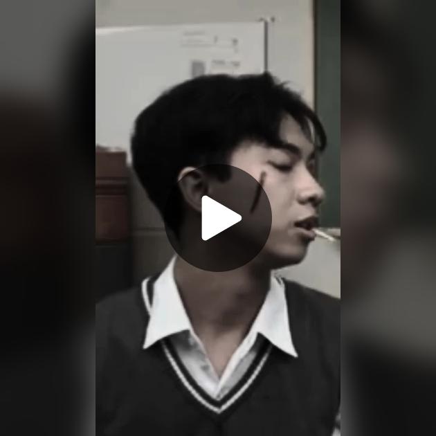 Ular mushukchaga katta narsalarni yopishtiradilar Shennon Dohertining erotik videosini tomosha qiling