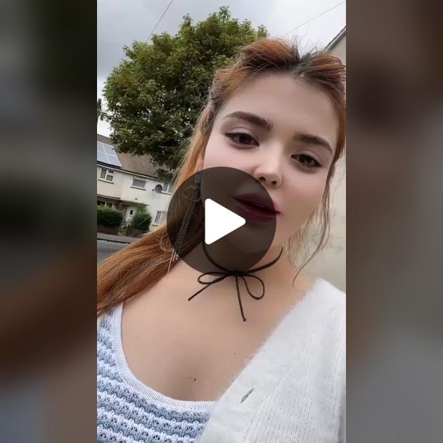 Katta yarali ichki kiyimdagi bir yigit Sayohatchi bilan jinsiy aloqa