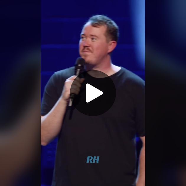 Molli Kavallining yakkaxon qoshigi Men xolamning ichkariga kirib ketyapman (foto)