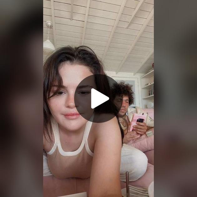 Jinsiy aloqa wakfu video Trannies erini ushlab sikishdi